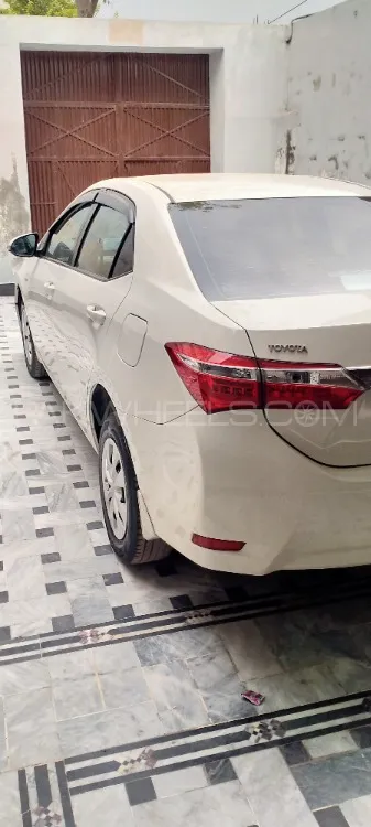 Toyota Corolla 2016 for Sale in Peshawar Image-1