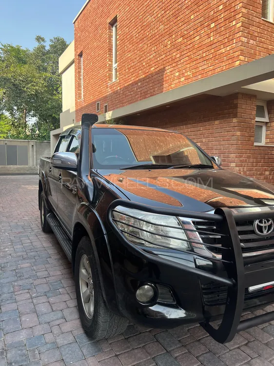 Toyota Hilux 2014 for Sale in Lahore Image-1