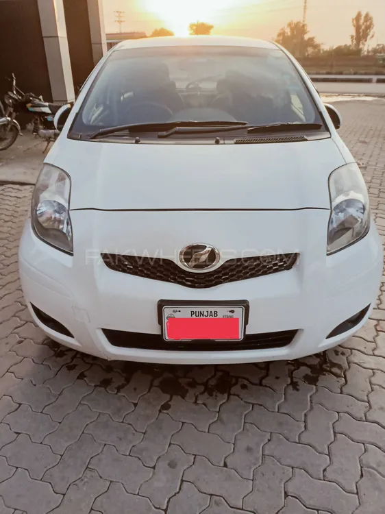 Toyota Vitz 2009 for Sale in Lahore Image-1