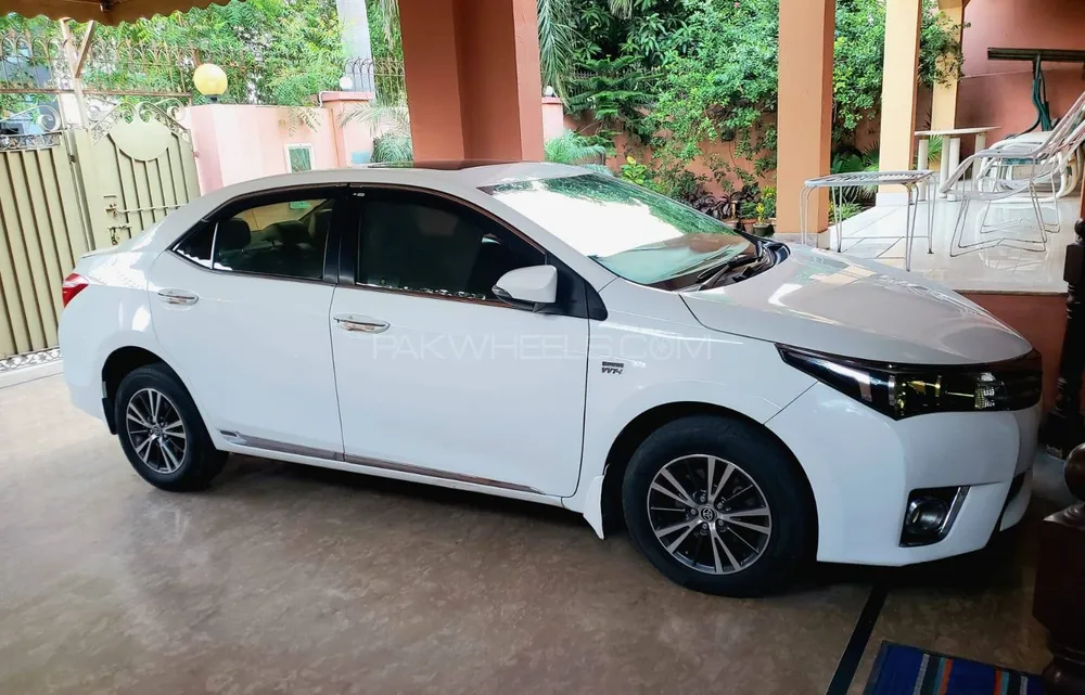Toyota Corolla 2016 for Sale in Lahore Image-1
