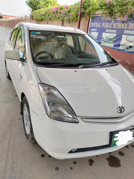 Toyota Prius 2010 for Sale in Lahore Image-1