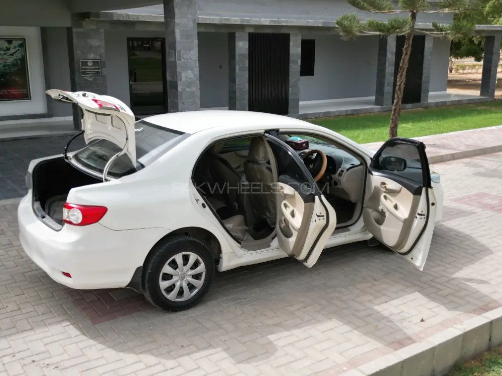 Toyota Corolla 2014 for Sale in Karachi Image-1