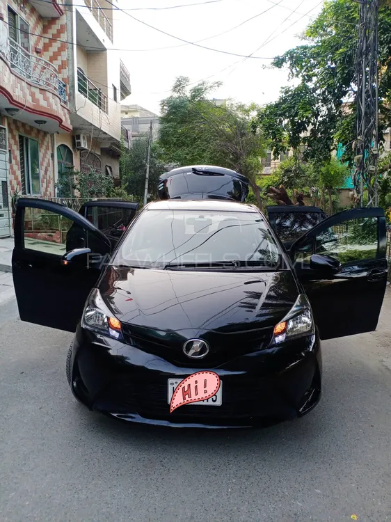 Toyota Vitz 2015 for Sale in Lahore Image-1