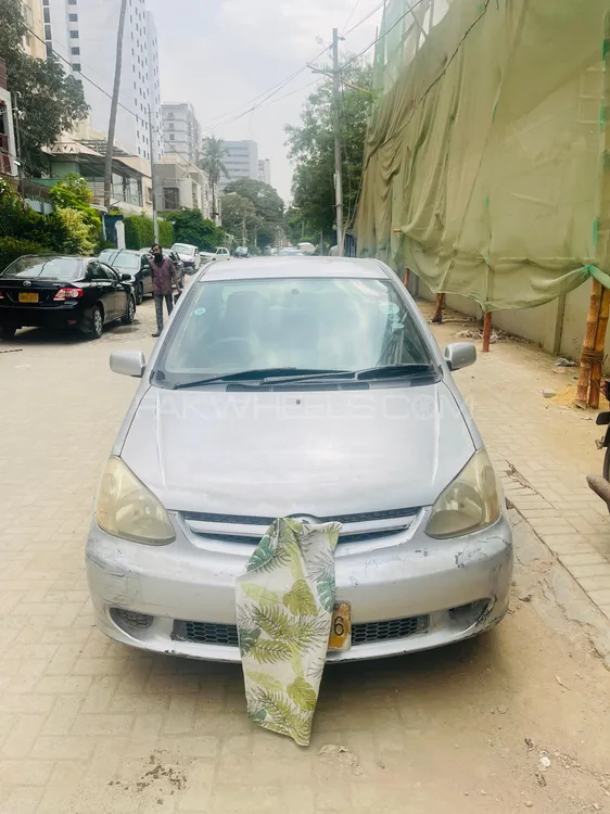 Toyota Platz 2003 for Sale in Karachi Image-1