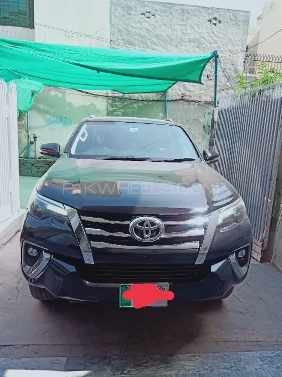 Toyota Fortuner 2018 for Sale in Lahore Image-1