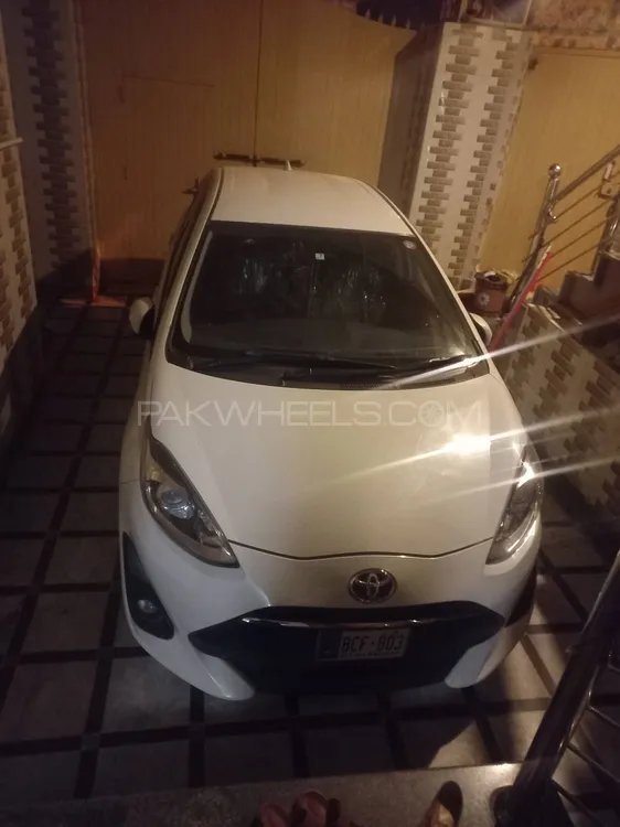 Toyota Aqua 2017 for Sale in Peshawar Image-1