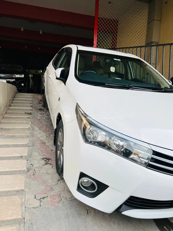 Toyota Corolla 2017 for Sale in Lahore Image-1