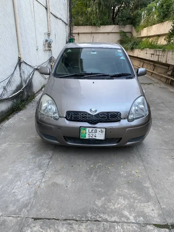 Toyota Vitz 2004 for Sale in Islamabad Image-1