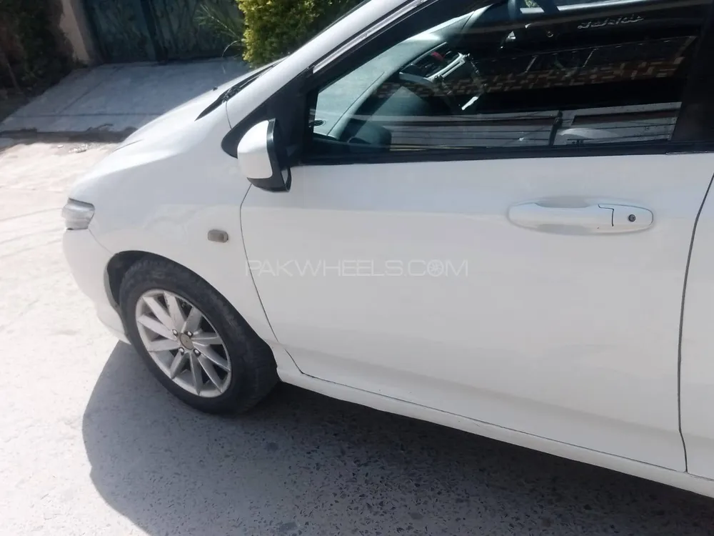 Honda City 2011 for Sale in Lahore Image-1