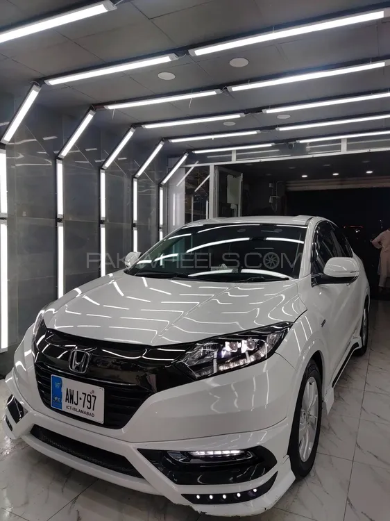 Honda Vezel 2016 for Sale in Islamabad Image-1
