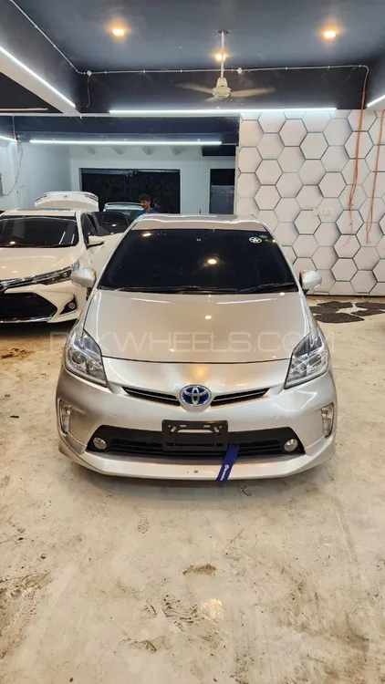 Toyota Prius 2015 for Sale in Hyderabad Image-1
