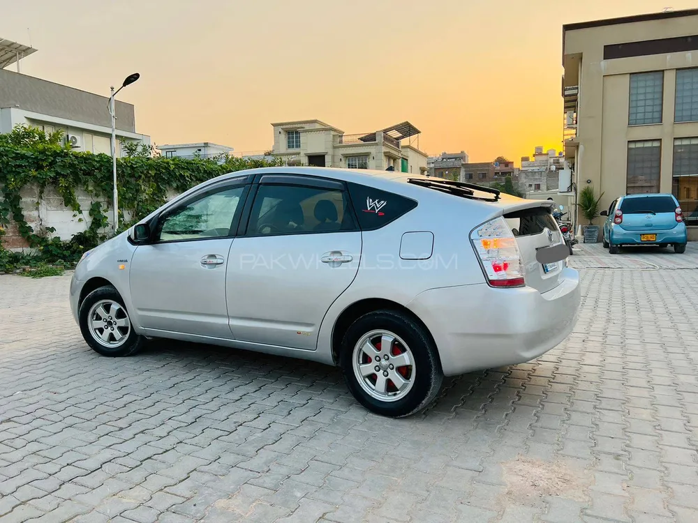 Toyota Prius 2007 for Sale in Islamabad Image-1