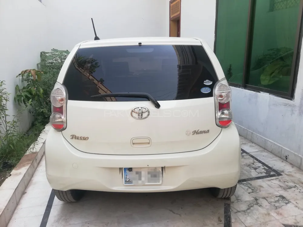 Toyota Passo 2010 for Sale in Peshawar Image-1