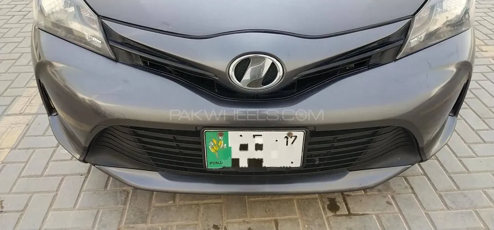 Toyota Vitz 2017 for Sale in D.G.Khan Image-1