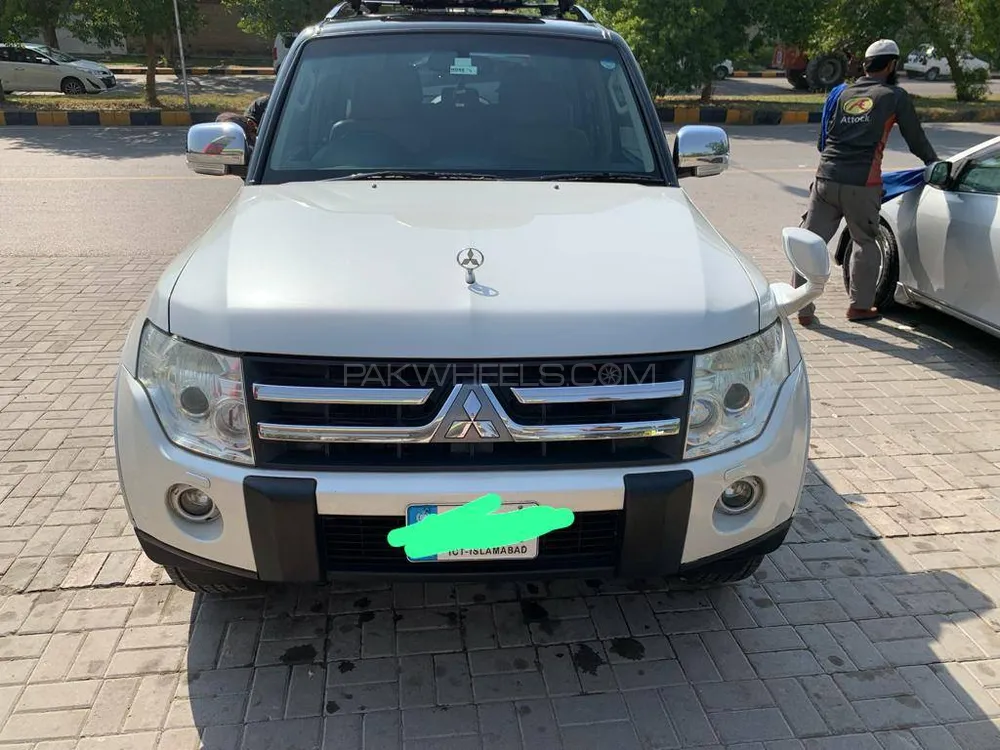 Mitsubishi Pajero 2008 for Sale in Islamabad Image-1