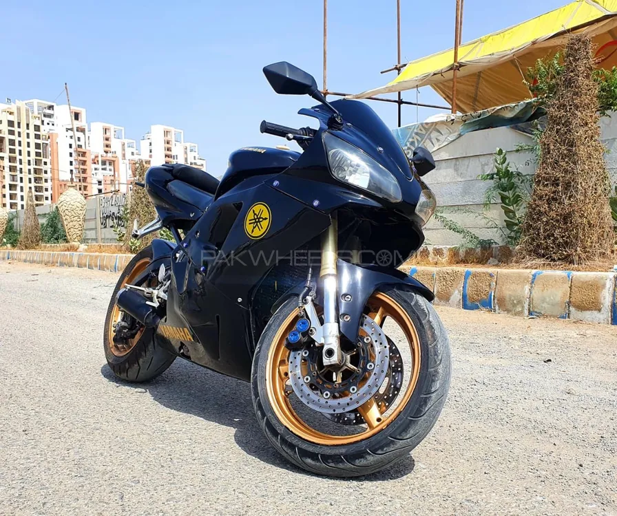 Used Yamaha YZF R1 2002 Bike for sale in Karachi 496697 PakWheels