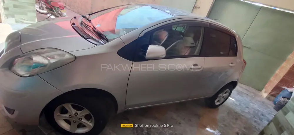 Toyota Vitz 2010 for Sale in Gujranwala Image-1