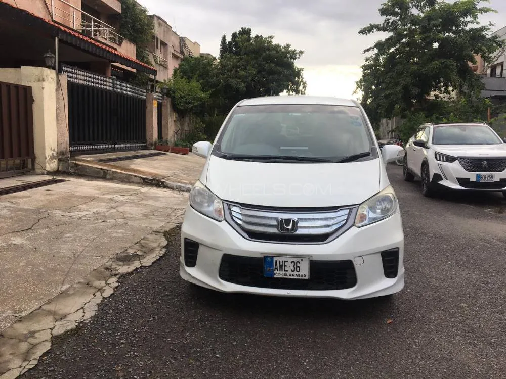 Honda Freed 2013 for Sale in Islamabad Image-1