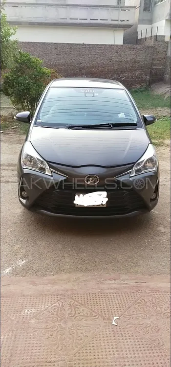Toyota Vitz 2017 for Sale in Toba Tek Singh Image-1