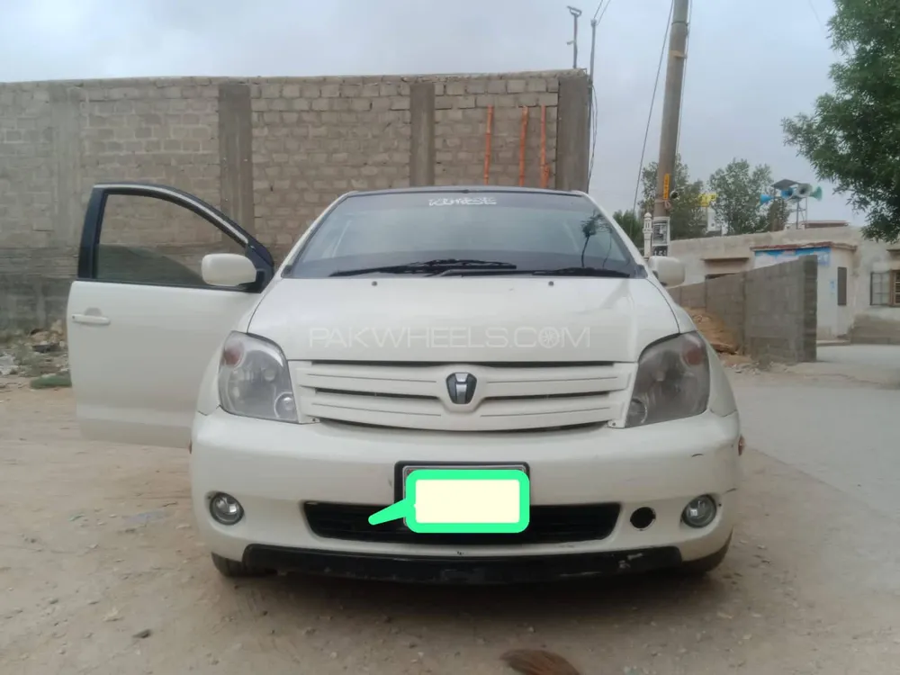 Toyota IST 2004 for Sale in Karachi Image-1