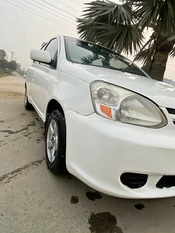 Toyota Platz 2004 for Sale in Bhera Image-1