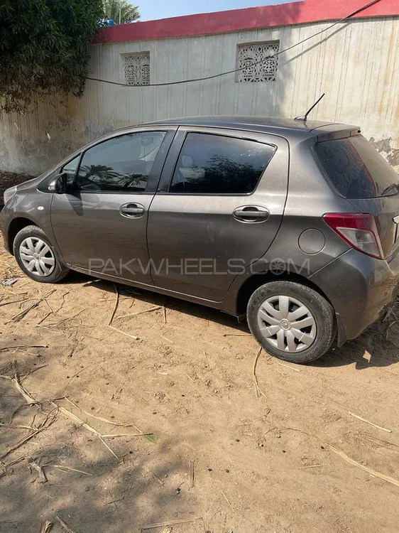 Toyota Vitz 2011 for Sale in Bahawalpur Image-1