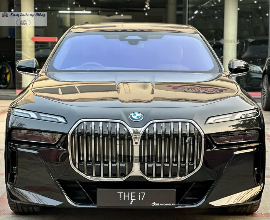 BMW 7 Series i7 xDrive60 Excellence 2023 for sale in Karachi | PakWheels