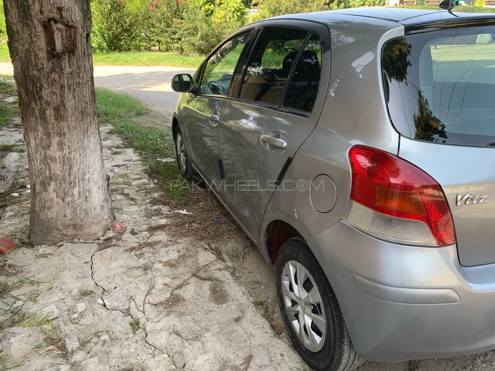 Toyota Vitz 2010 for Sale in Karachi Image-1