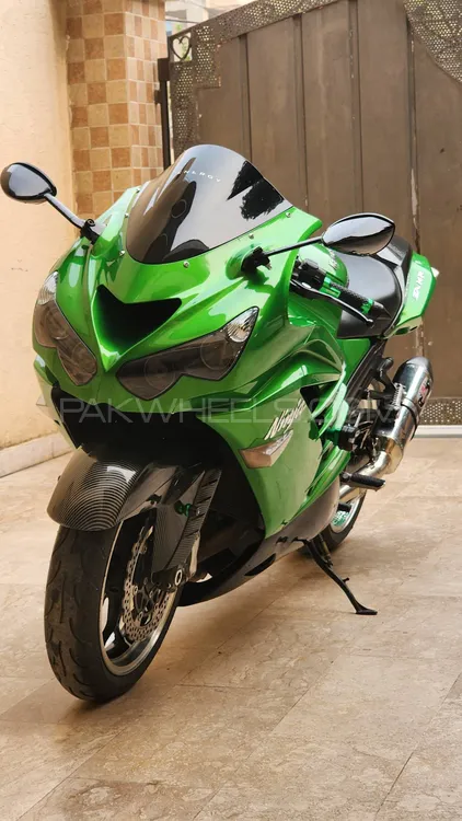 Used Kawasaki Ninja ZX-14 Monster Energy 2015 Bike for sale in 