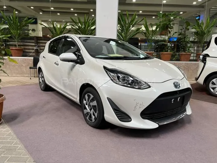 Toyota Aqua 2021 for Sale in Karachi Image-1