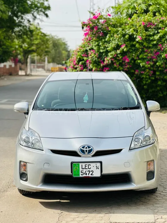 Toyota Prius 2010 for Sale in Multan Image-1