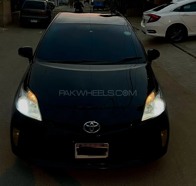 Toyota Prius 2014 for Sale in Karachi Image-1