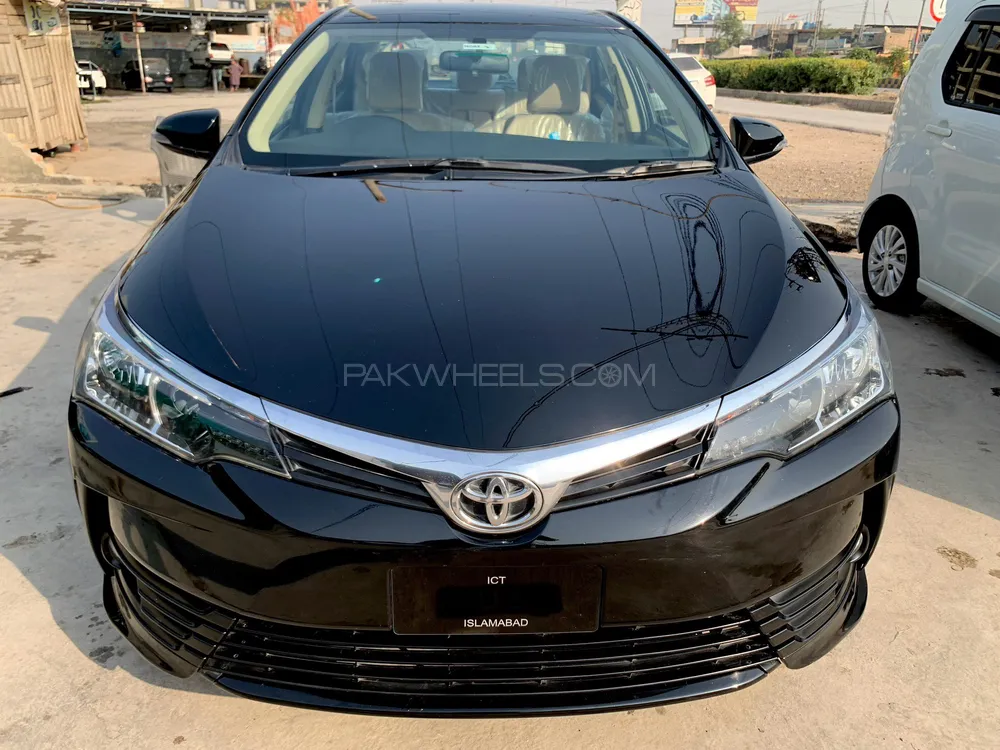 Toyota Corolla 2018 for Sale in Peshawar Image-1