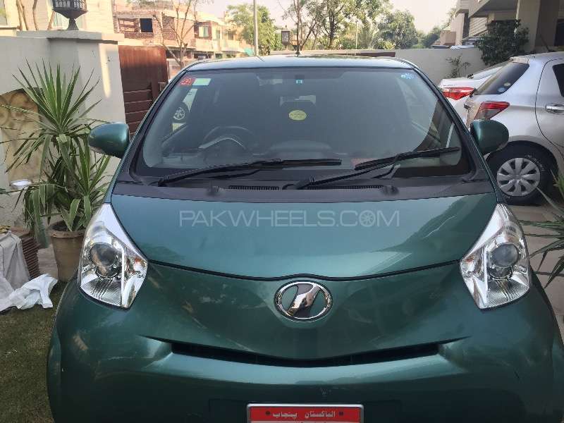 Toyota iQ 2009 for Sale in Lahore Image-1