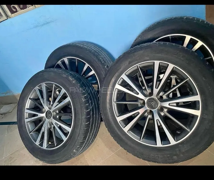 Important Alloy rims different company with looks. Image-1