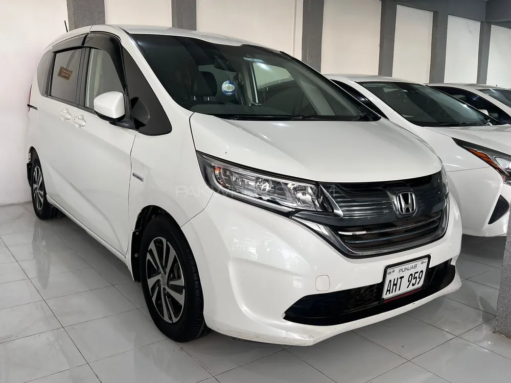 Honda Freed 2017 for Sale in Peshawar Image-1