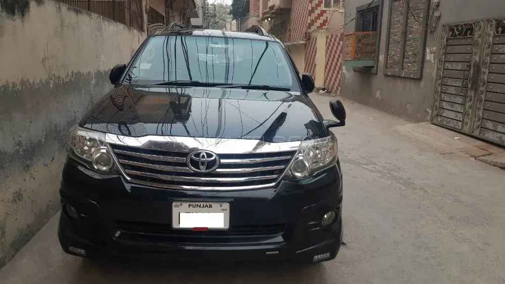 Toyota Fortuner 2016 for Sale in Lahore Image-1