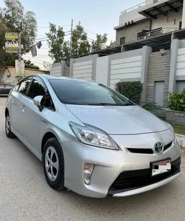 Toyota Prius 2013 for Sale in Karachi Image-1