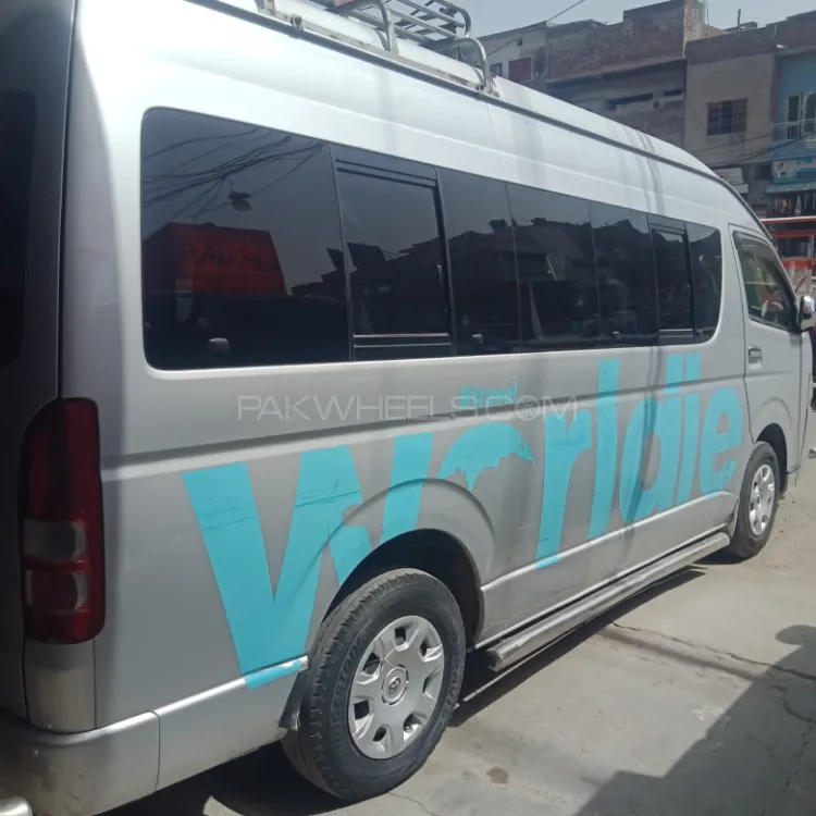 Toyota Hiace 2013 for Sale in Lahore Image-1
