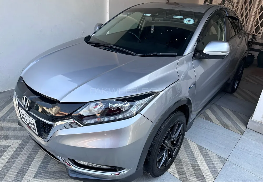 Honda Vezel 2017 for Sale in Lahore Image-1