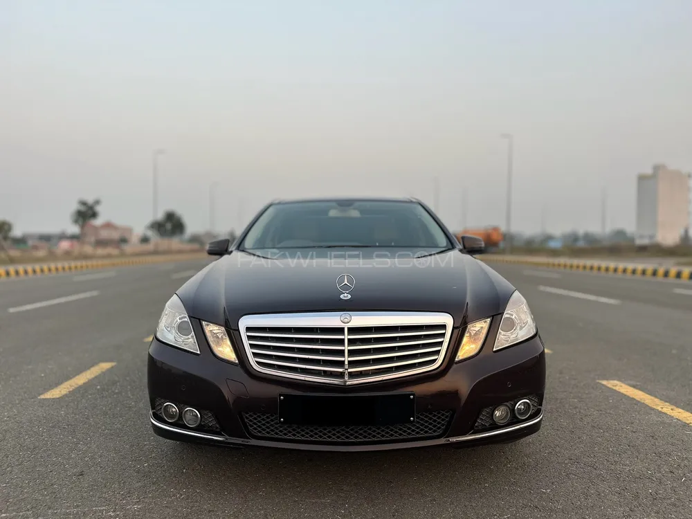 Mercedes Benz E Class 2011 for Sale in Lahore Image-1
