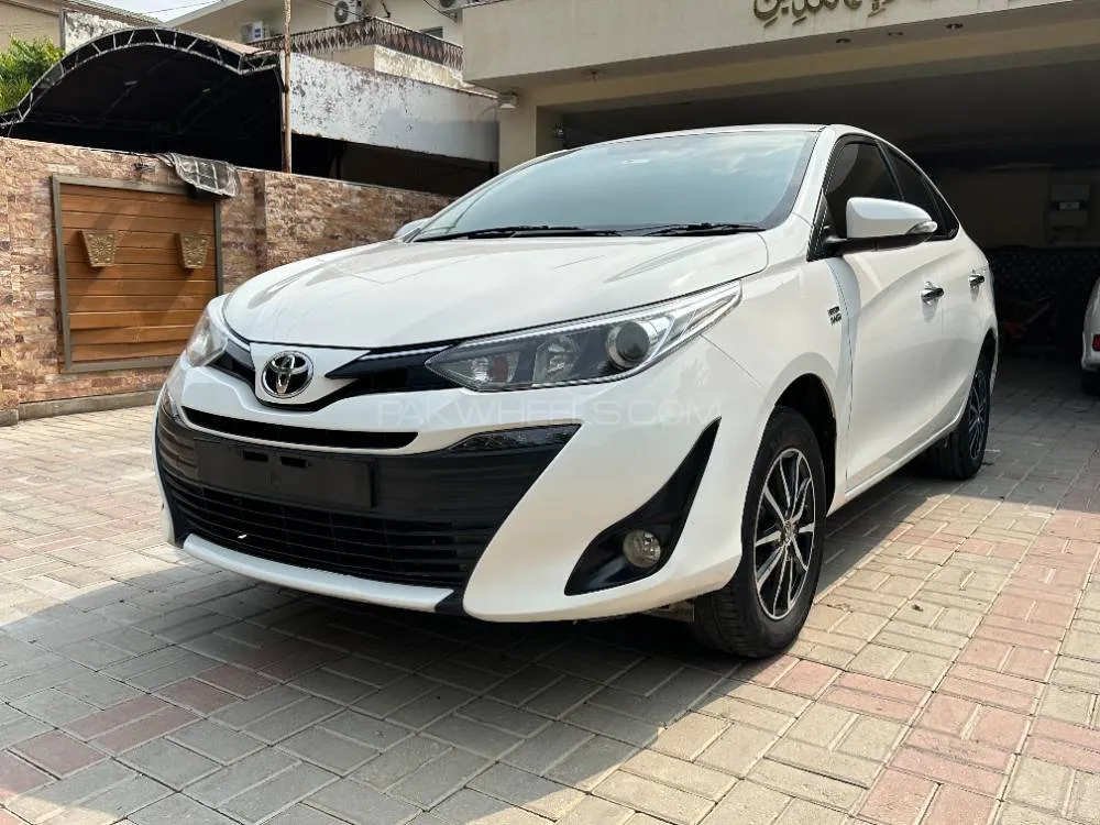 Toyota Yaris Sedan 2021 for Sale in Lahore Image-1