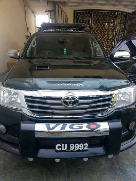 Toyota Hilux 2013 for Sale in Kohat Image-1