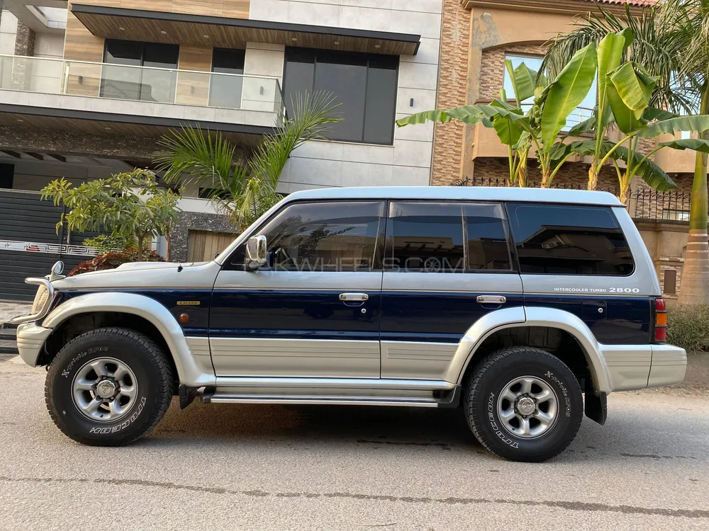 Mitsubishi Pajero 1997 for Sale in Islamabad Image-1
