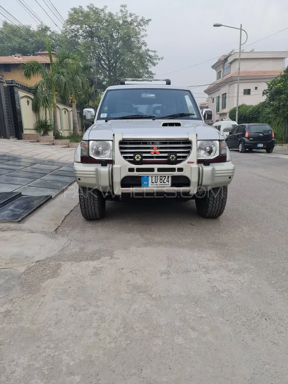 Mitsubishi Pajero 1995 for Sale in Peshawar Image-1