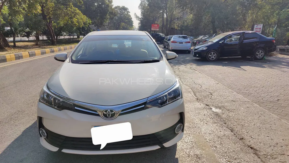Toyota Corolla 2019 for Sale in Islamabad Image-1
