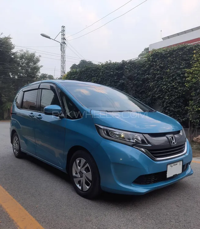 Honda Freed 2018 for Sale in Lahore Image-1