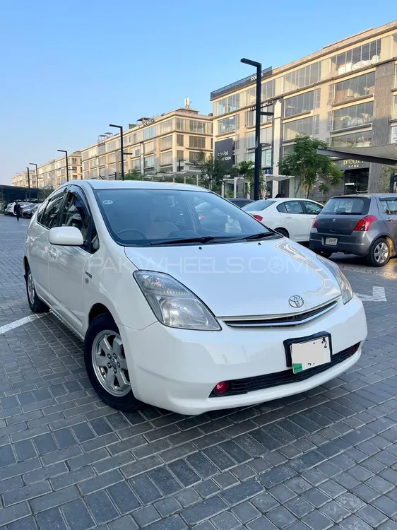 Toyota Prius 2008 for Sale in Lahore Image-1