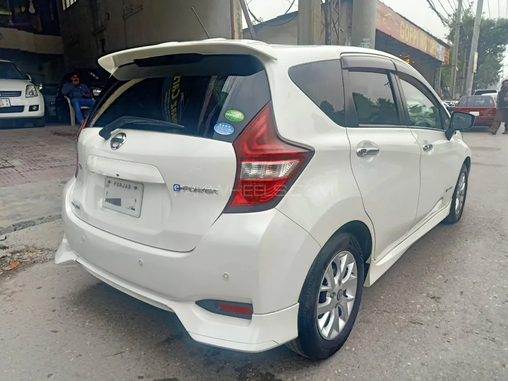Nissan Note 2018 for Sale in Lahore Image-1