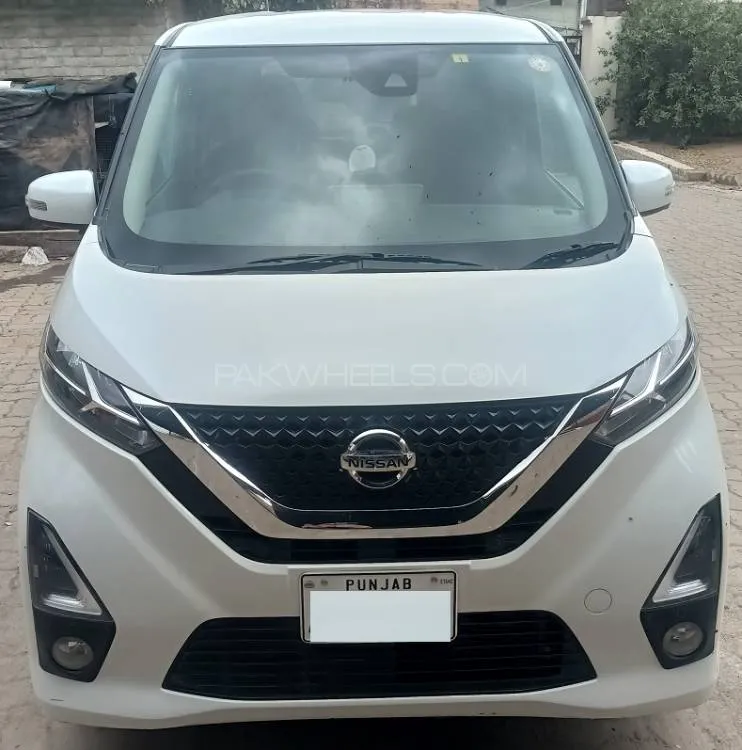 Nissan Dayz Highway Star 2020 for Sale in Sialkot Image-1